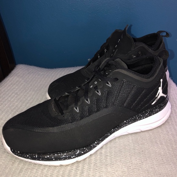 jordan trainer prime black and white